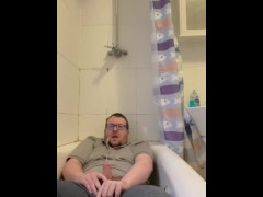 Fat Self-Piss in Bath