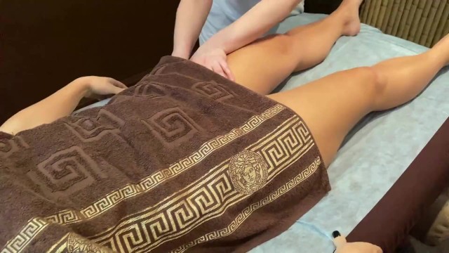 Relaxing massage for a girl with Continuation