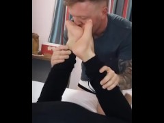 FOOT SLAVE SNIFFS AND SMELLS MY SWEATY BARE FEET