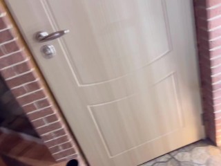 vlog. review of a duplex in Moscow. fat ass in latax. big_boobs shaking
