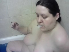 Bbw smoking 420 in the bathtub