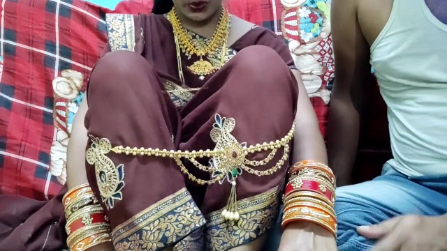 Sex Video Garl 18yers Old Suagrat - Suhagrat Ke Din Bhabhi Ko Devar Ne Choda - Pornhub.com