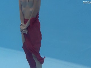 Tiny skinny pornstar Hermione Ganger in the_pool