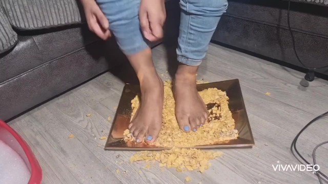 640px x 360px - Feet Food Crush - getting my Feet Messy with Food - Pornhub.com