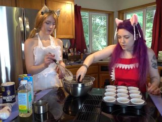 Baking Kitties MakeCupcakes Ft Destinationkat