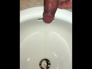 Watch Me Pee - Watch how I can intensely pleasure my penis while_squeezing the head whilepissing