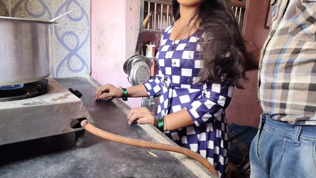 640px x 360px - Desi Bhabhi Ko Devar Ne Kitchen me Lekar Choda - Pornhub.com