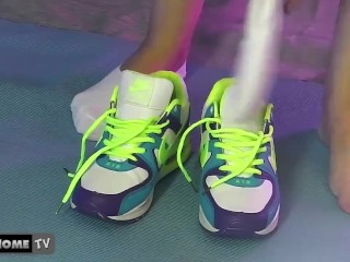 Girl tongue brings her sneakers to orgasm! NikeAir Max!