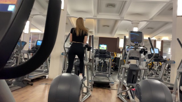 Beauty takes a quickie at the gym (Californiababe)