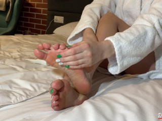 Foot fetish - I caress my legsand smear cream. I_put jewelry on my feet