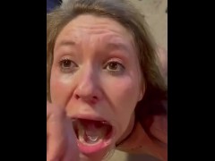 Shooting Cum in Milfs mouth using stretcher 