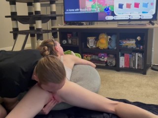 Gamer Girl Makes_Me Eat Her Ass While She_Plays Her Favorite Game