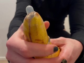 Trying To Fit A Banana In My Pussy