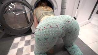 Sex Creampie's Stepbro Fucked Her While She Was In The Washing Machine