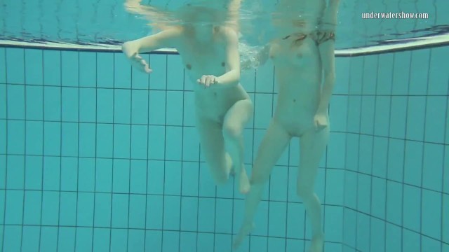 Nastya enjoys Libuse underwater