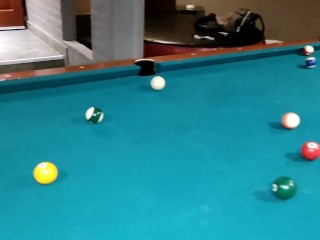 me cojo a una pibaen una partida de_pool,pierde apuesta