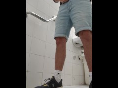 wank at public toilet lot of cum