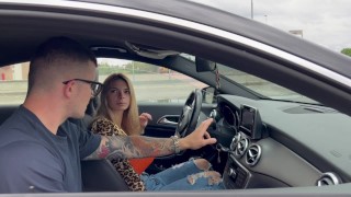 An Italian Woman Buys A Used Car And Searches For The Seller Dialoghi Italiano