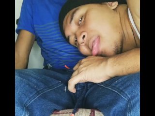 Lo Invito A Beber Y Terminamos Cogiendo Con Reybox12 / Salinass03