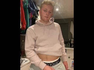 Twink Jerks And Plays With Tight Hole