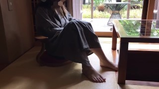 旦那にママ友と旅行と偽り清楚系人妻が旅館で一日中発情メス犬化/個人撮影/寝取られ/素人/不倫/japanese kimono girl opens her  pussy to wet❤️