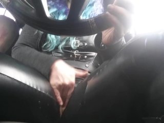 Woman Mastrubates Driving in Traffic and Cums_Twice