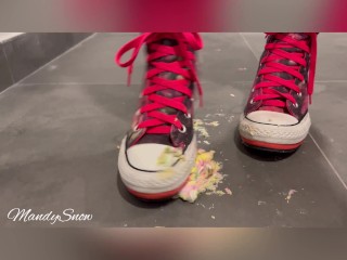 Marshmallows stuck under_converse, sexy stomping and crushing wedgeconverse - MandySnow Free Clip