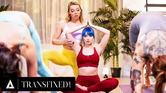 Yoga Blue Film - TRANSFIXED - Trans Yoga Teacher Emma Rose Gets CAUGHT Fucking Jewelz Blu in  a PUBLIC YOGA CLASS! - Pornhub.com