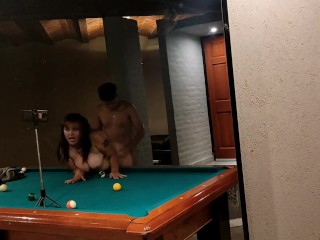 Porno casero de argentina pareja real garchando después de jugar el pool en un_hotel