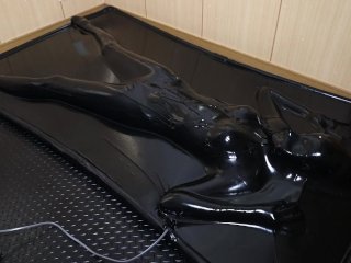 【Latex】着ぐるみバキュームベッド拘束【個人撮影】