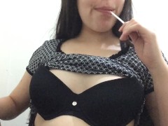 CHILL VIDEO Latin girl in bra