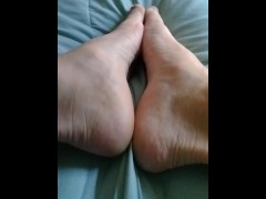 Hall of Famers feet showing off being funny