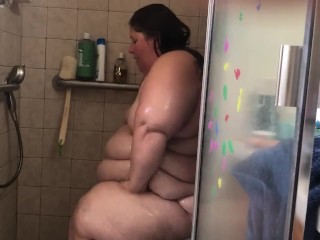 SSBBW MILF gets orgasm at home inthe shower