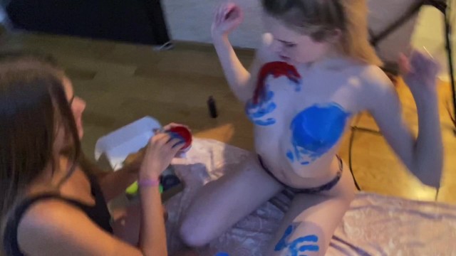 Make drawings of boobs and asses with the help of paints