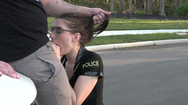 POLICÃA FEMENINA TIENE SU CAMINO CONMIGO 4K Twitter Thegorillagrip -  Pornhub.com