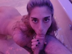 Sucking huge dick in a hot tub