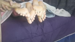 TWO PERFECT GIRLS White And Morena Latin Feet Soles Massive Cumshot