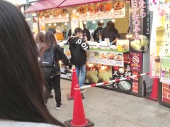(vlog)札幌秋祭りで美味しいものを沢山食べ飲みしたあとに濃厚なエッチ。指を入れながらクンニされて逝きはて、最後は正常位で中出し。(일본의 미인 학생의 브이로그)