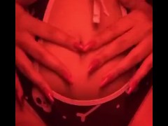 Belly button with long nails