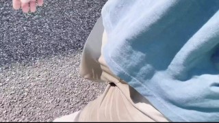 Peeing 歩きながら大量におしっこお漏らししちゃいました