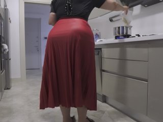My Stepmother's Red Skirt Hardened My Dick