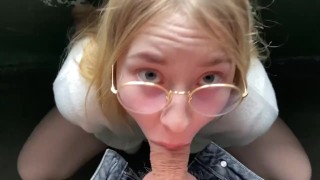 Couple BLOWJOB IN THE ROOM In The Stairwell I Meet My Husband And Masturbate My Pussy