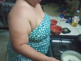 Chubby Stepmother in the Kitchen_Preparing a DeliciousDinner