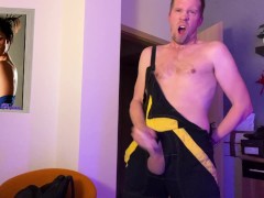 In dungarees after hard work. Enormous Cumshot and screaming at orgasm