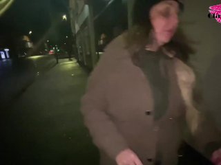 Cracky Shopping And Fingering Herself On The Street