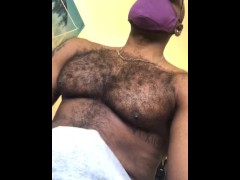 Horny muscle daddy jerking off
