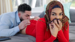 Inexperienced Step Sis Maya Farrell Trains Her Virgin Pussy On Step Brother's Cock - Hijab Hookup