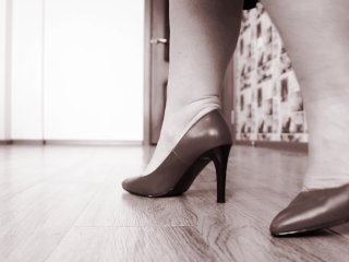 Asmr. The Clatter Of Heels On The Parquet Floor. Mature Bbw Milf In Heels