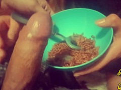 Comiendo ceral con semen (Cum on food) Emily Sex Queen