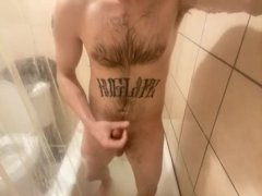 MankiniMan solo shower vlog 1